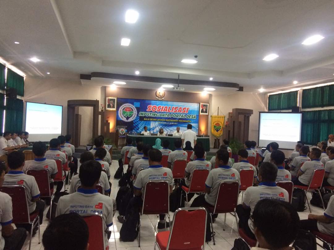 Saat ini berlangsung pembukaan sosialisasi inputing data portal desa dg peserta dr Magelang &amp; Purworejo di BBLM Yogyakarta cc <a href="/desa_online/">Desa Online</a>
