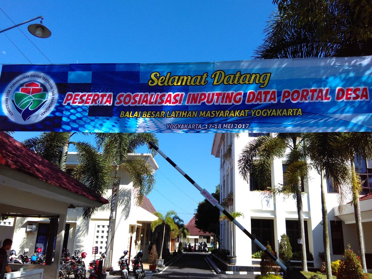 BBPPMTjogja's tweet photo. Saat ini berlangsung pembukaan sosialisasi inputing data portal desa dg peserta dr Magelang &amp; Purworejo di BBLM Yogyakarta cc @desa_online https://t.co/wql9H693IU