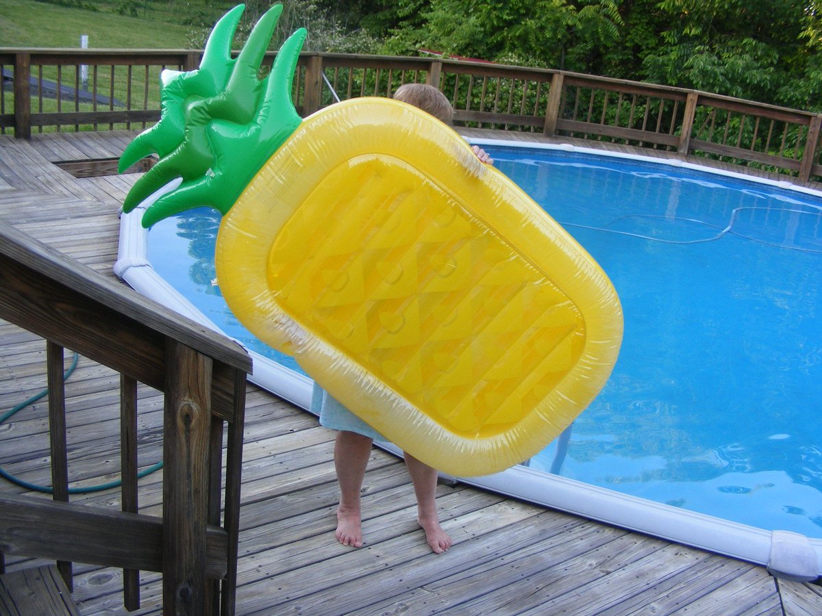 BobbettJascor's tweet image. Inflatable Pineapple Pool Float Raft by #Vickea  Adult sized! Lounge Toy for Adults &amp;amp; Kids amzn.com/B01GEOXCN2 #PineappleFloat  #PoolToy