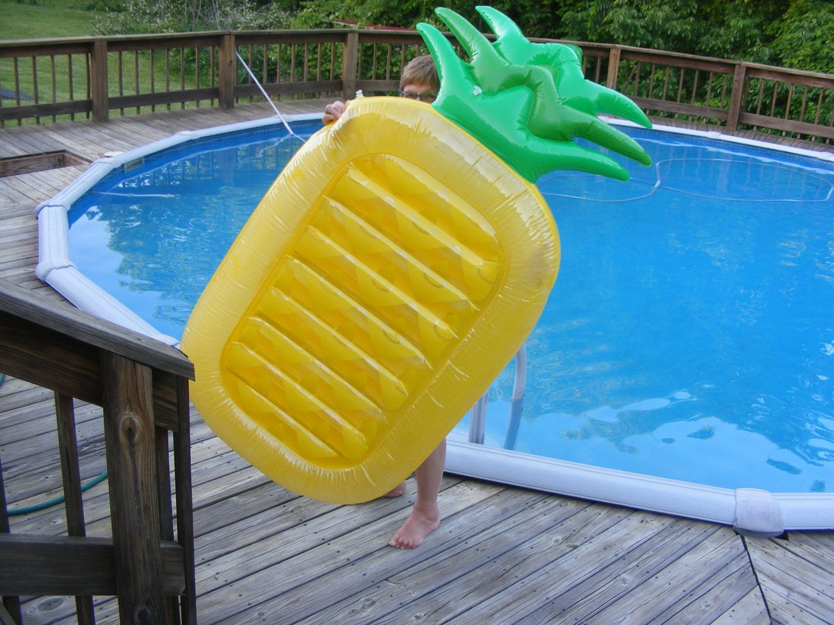 BobbettJascor's tweet image. Inflatable Pineapple Pool Float Raft by #Vickea  Adult sized! Lounge Toy for Adults &amp;amp; Kids amzn.com/B01GEOXCN2 #PineappleFloat  #PoolToy