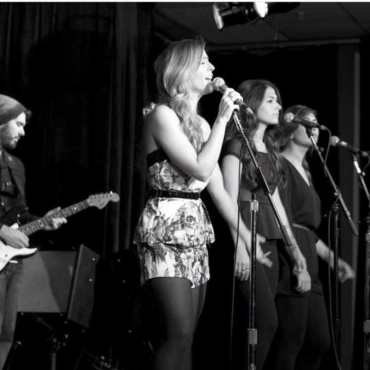 ⁜ Tʜᴇʀᴇ ɪs ɴᴏᴛʜɪɴɢ ʟɪᴋᴇ sɪɴɢɪɴɢ ғʀᴏᴍ ʏᴏᴜʀ ʜᴇᴀʀᴛ ⁜