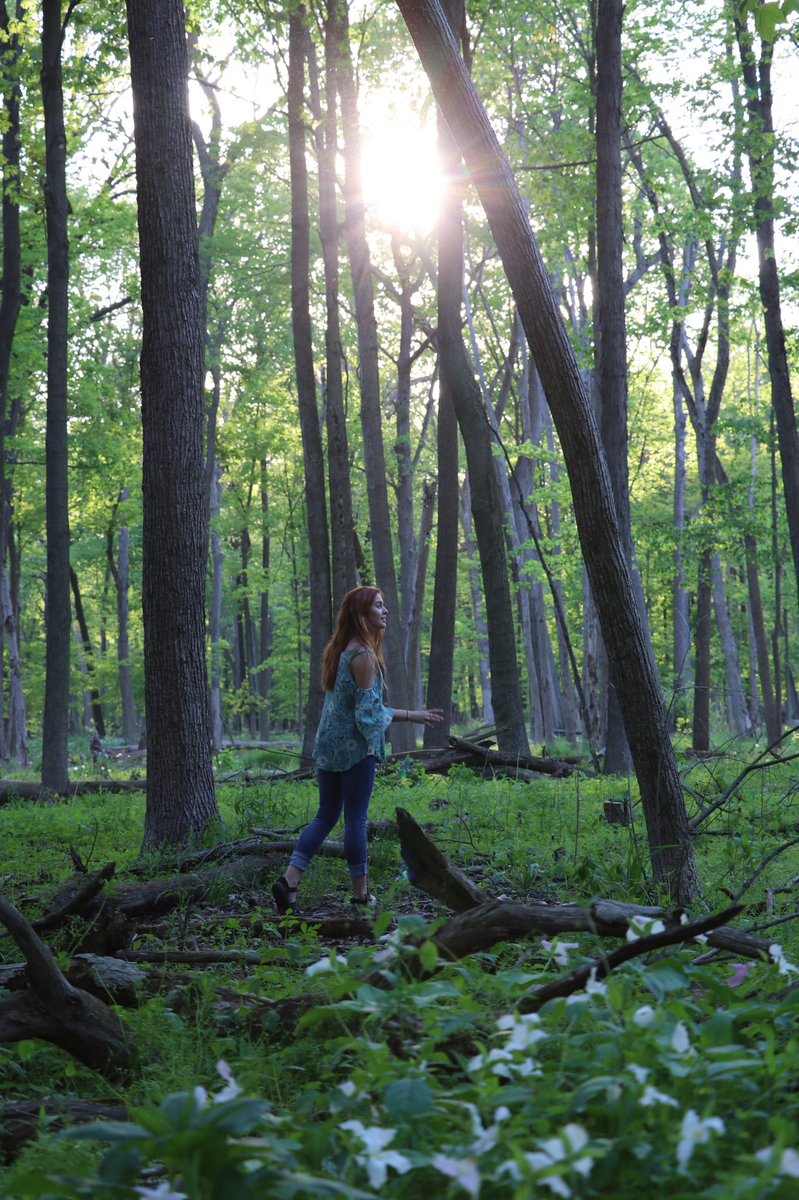 sashaalsberg's tweet photo. When you take a picture but it looks like you are talking to a tree....#HisNameIsTim https://t.co/JCHNujr3t1