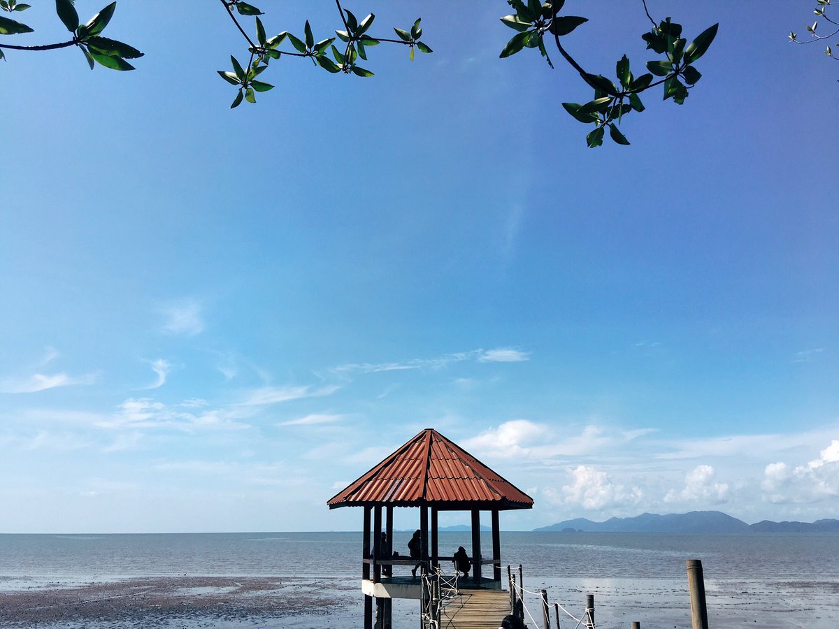 MonkeyPNY's tweet photo. ฝนมันก้อจะตกหน่อยๆ แต่ฟินมาก 😆
#รีวิวไทยแลนด์ #kohchang #ReviewThailand https://t.co/EnoAVdX6YV
