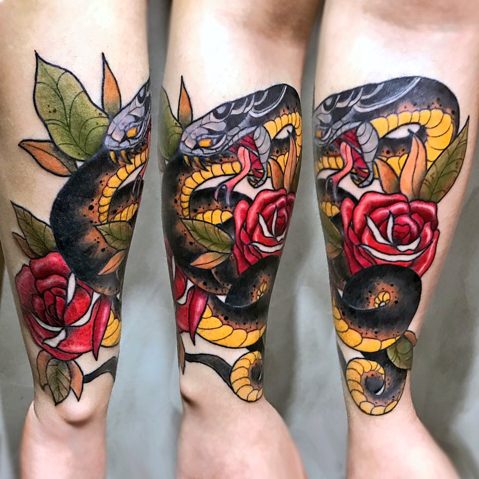 합정에서 타투 하는 타투보노 입니다
뉴트레디셔널 뱀 작업입니다 
상담문의 카톡 LHYUNW
타투보노화이팅~!!