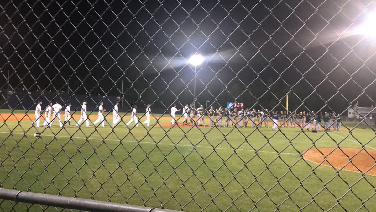 Congrats to <a href="/Whartonbaseball/">Wharton Baseball</a> on their win against Forest 👐🏻 #dubsup