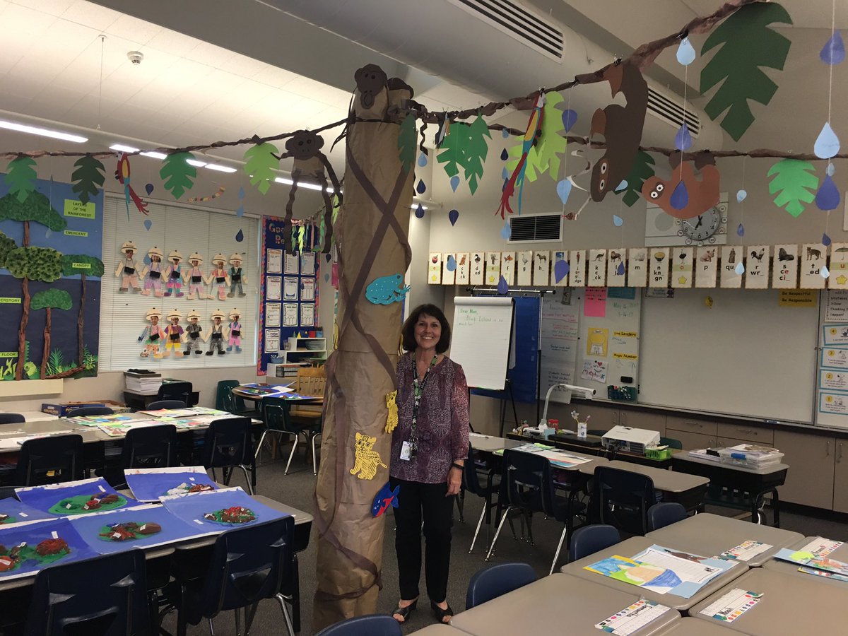 helloeemo's tweet photo. Open House @ Wren Avenue Elementary #awesomestudentwork #awesometeachers #vikingsshowcasinggreatness https://t.co/v8cw0rOHDB