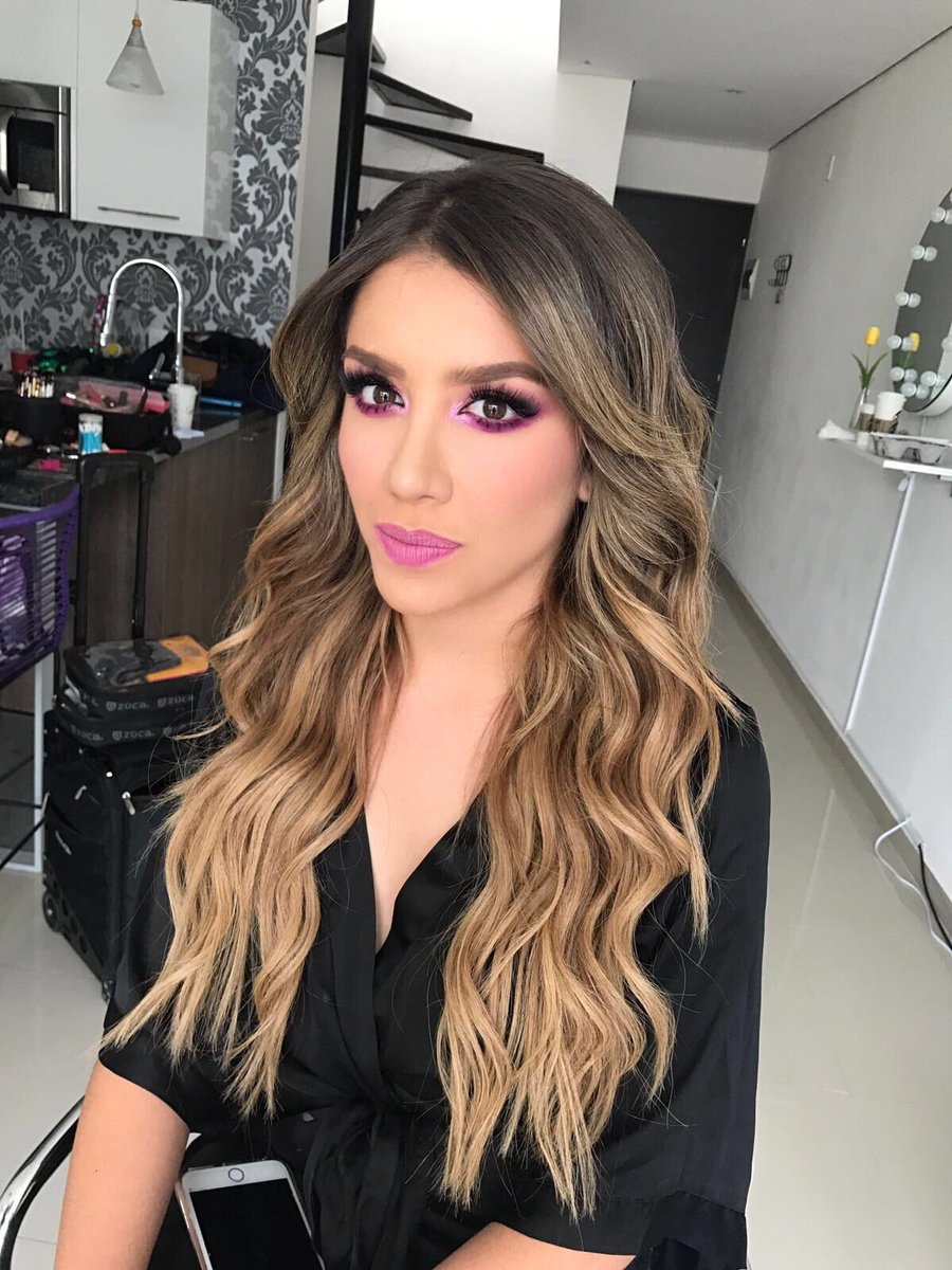 Karime Pindter on X: "#MTVMAMIACAKARIME #PREMIOSMTVMIAW  https://t.co/cGdkF32rZm" / X