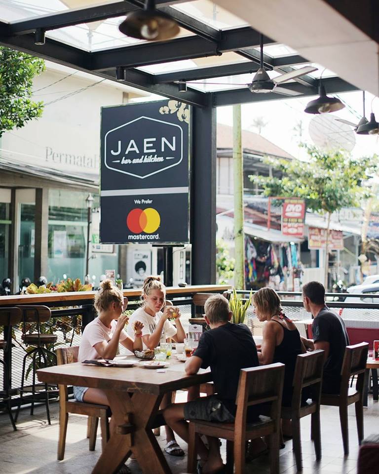 zesthotels's tweet photo. Enjoy your breakfast and enjoy the sunny day #JAENBarKitchen https://t.co/5yVJZE59s8