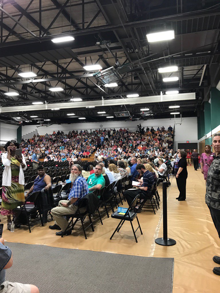 AlbrechtBryan's tweet photo. Thank you to all our families @gatewaytech that came out to cheer on your graduates. https://t.co/Hi31XMZB7D