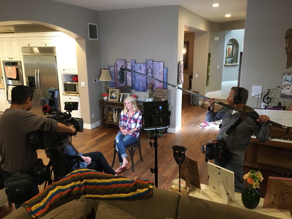 Photo OP: #KellyPackard, former #Baywatch Star Shoots #InsideEdition Segment to Air Soon #CalifroniaDreams #RipleysBelieveItOrNot