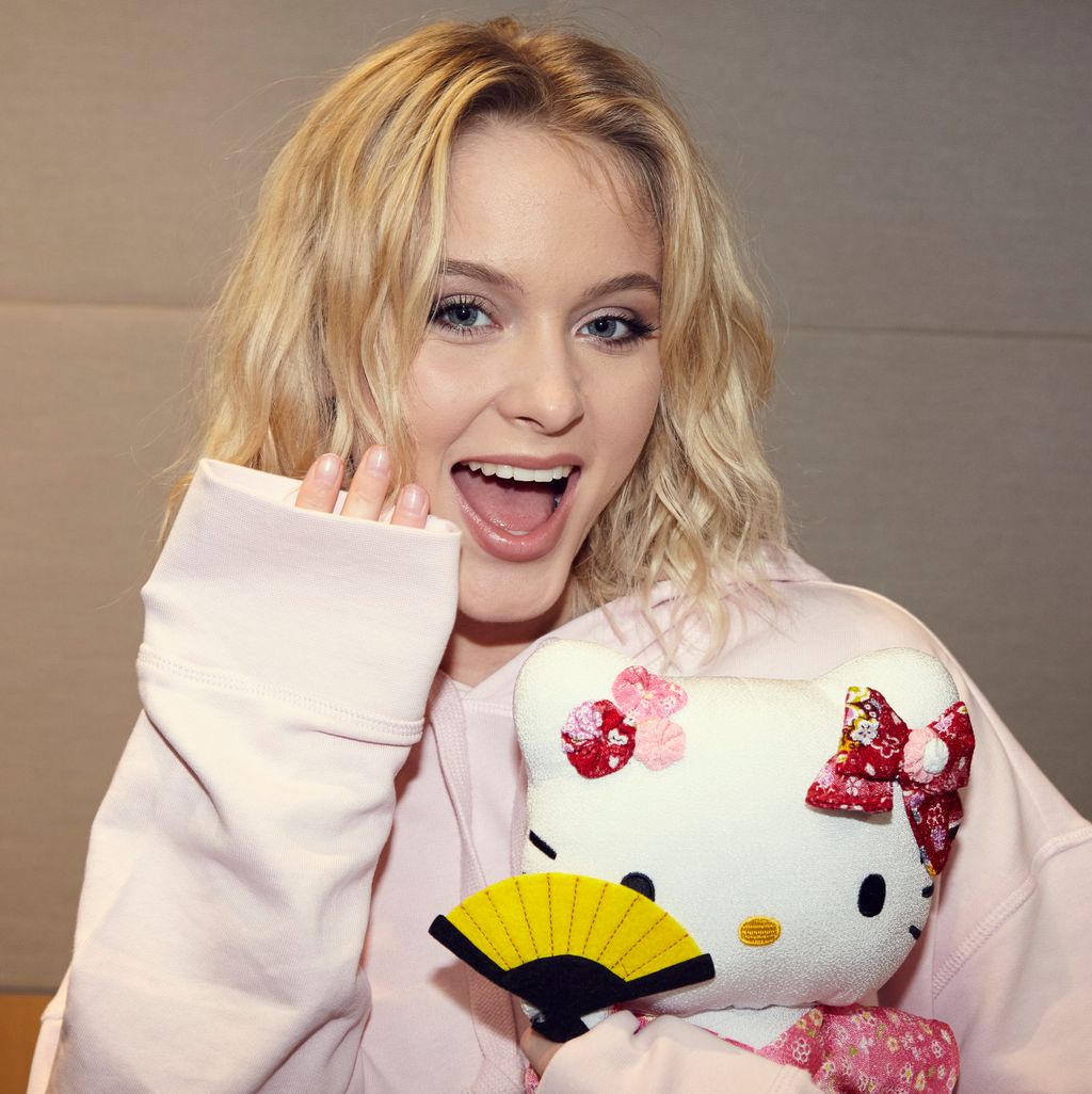 Twitter पर Glam Japan 19歳の新ポップクイーン ザラ ラーソンが H Mとコラボした Zara Larsson H M が発売中 キュートなザラの単独インタビューはこちら T Co Eeuasqchjz ザララーソンxhm Hm Hmjapan Zaralarsson T Co Y4wjr3nidv