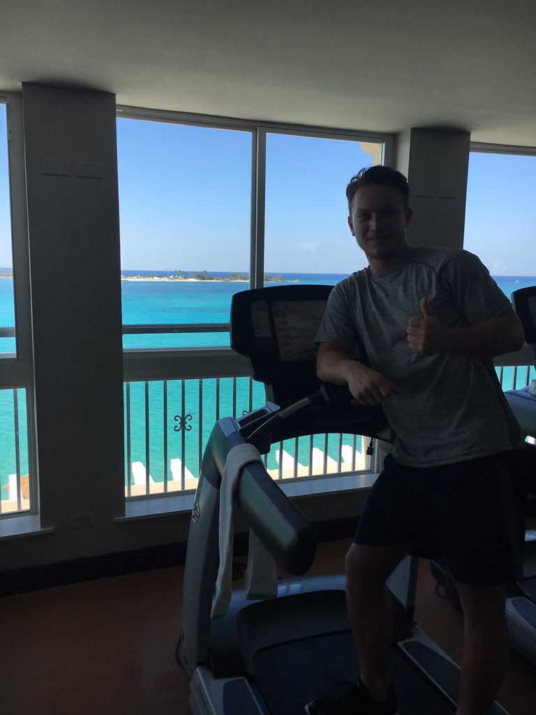Beste Voraussetzungen um sich auf die neue Saison vorzubereiten. #DEL #Season17/18 #getinshape #Bahamas #vacation #workout