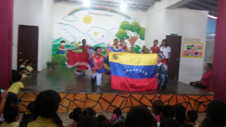TelleYanett's tweet photo. Encuentro Intercircuital de Teatro del Circuito Educativo Brasil 2 en el CEI Simoncito Brasil II https://t.co/OR6R7gH8Hb