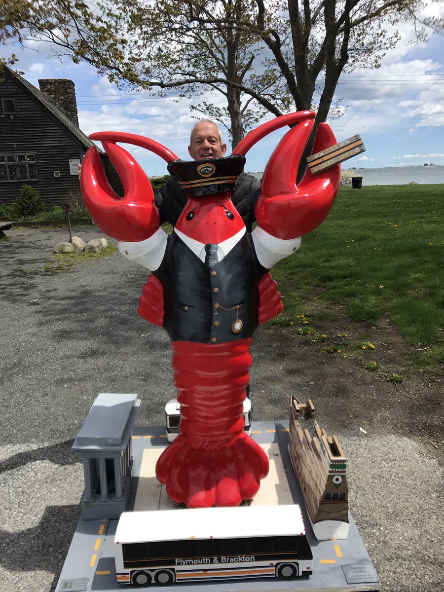 GoodellKierstin's tweet photo. Peekaboo with Val and Rocky the Lobster. https://t.co/G0yyjQRc5w