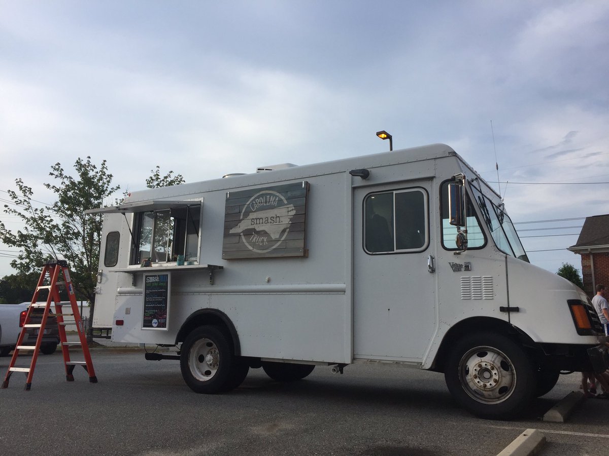 ItsAliMartin's tweet photo. Can't wait to try @carolinasmash1 #yummy #eatlocal https://t.co/FT8kGWPYl9