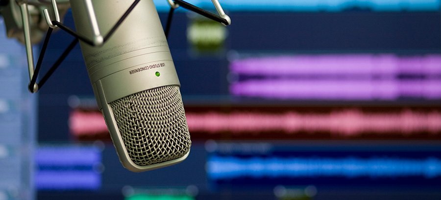 WendyLCMP's tweet image. I always look forward to @davidgorbet&apos;s keynotes at #MLW17! trap.it/HsS81 #DataGovernance from a #PowerpointPro