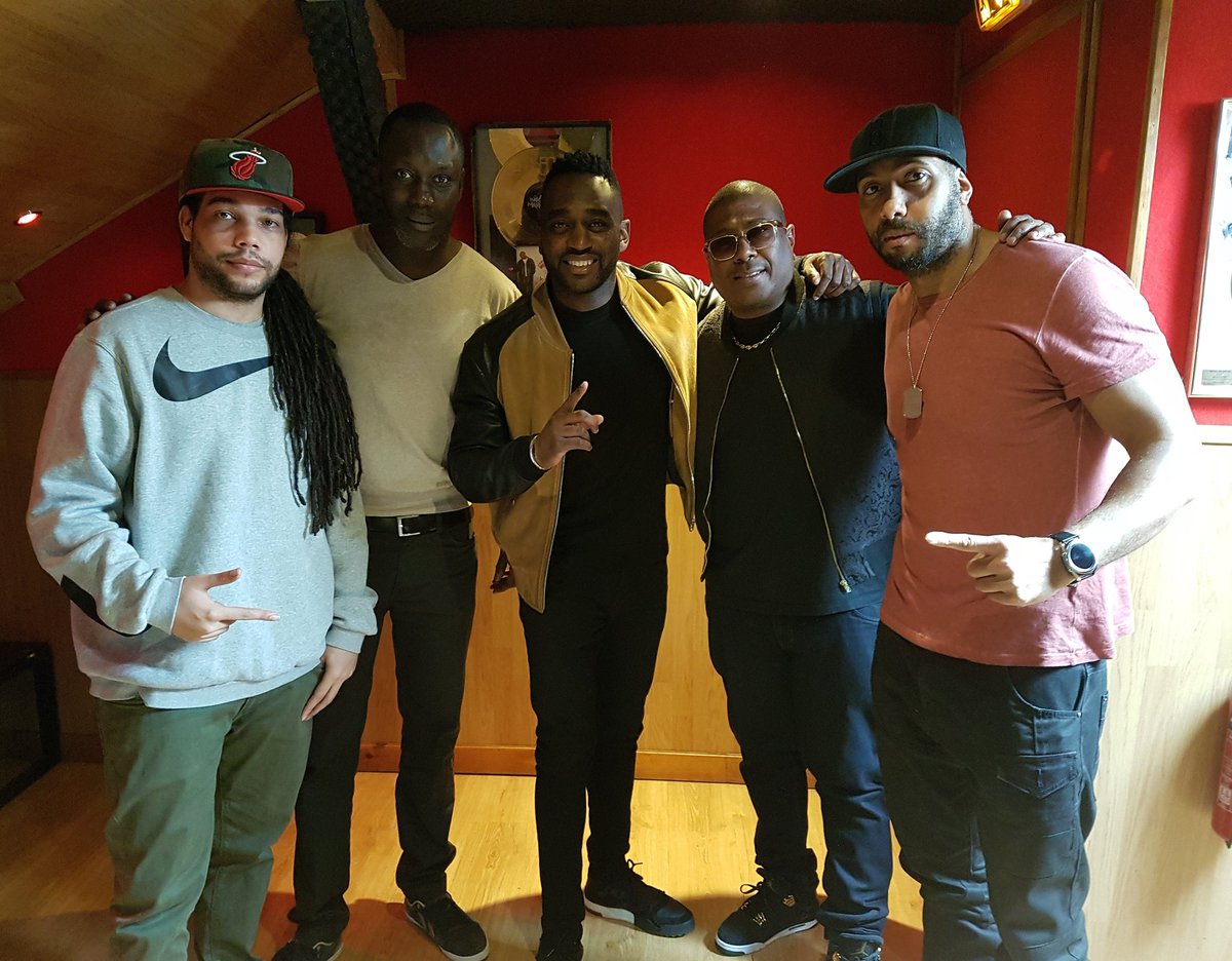 CouvreFeuOff's tweet photo. #BANGER3 @general_mactyer
#Kaïra mixé par @DjPhaxxOfficial
dans #COUVREFEU 🔥🔥
de 01H à 02H sur #OKLMRADIO
https://t.co/2pI3ieRa9Q https://t.co/HJY6QmdxP0