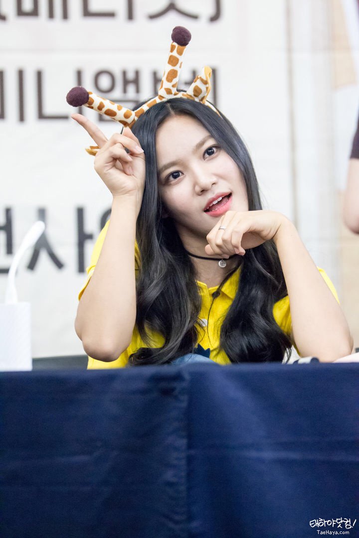 bhairedkidols's tweet photo. seoyul | berry good https://t.co/LjLKofjfZq