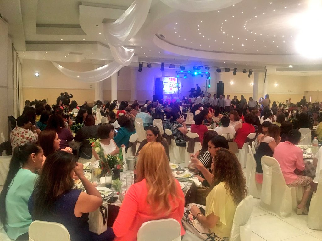 En la celebración del #DíaDeLasMadres del Sindicato Mayoritario del <a href="/AyuntTorreon/">Ayuntamiento de Torreón</a>