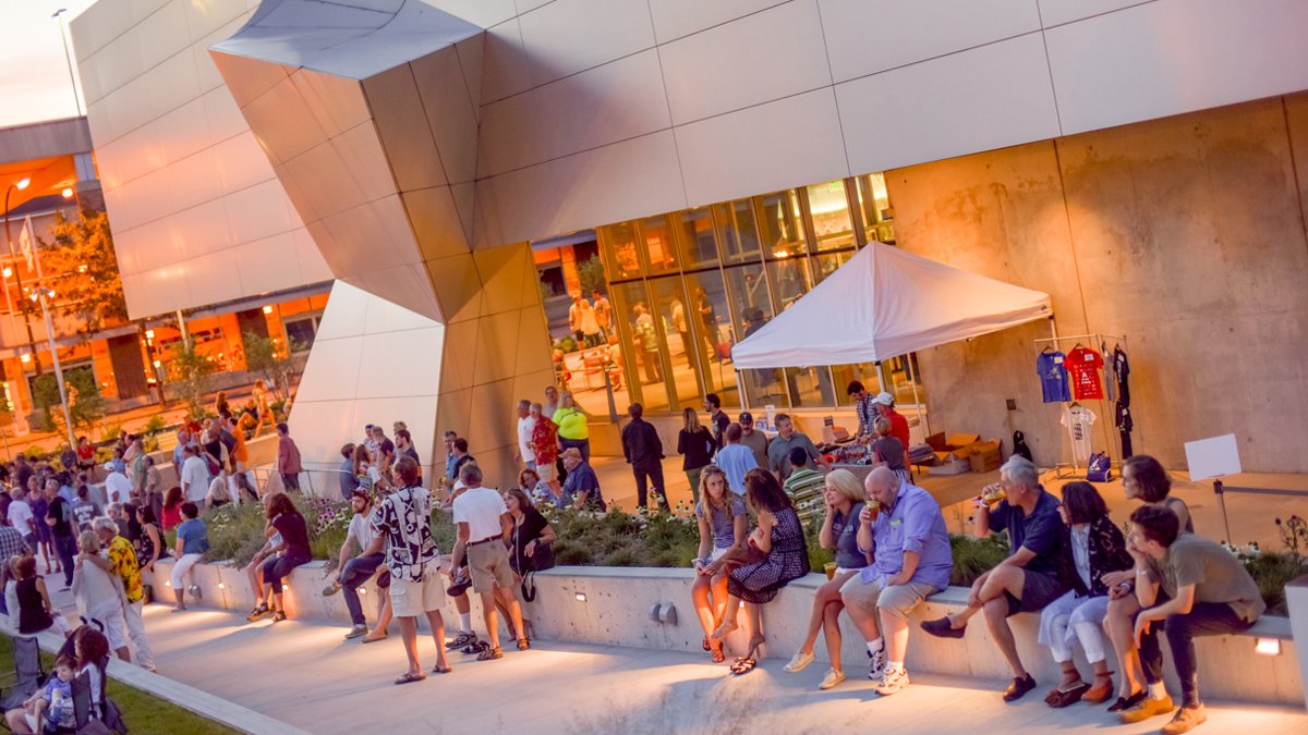 AkronArtMuseum's tweet photo. Join us 4 #Recess on #ArtMuseumDay 5/18 FreeAdmission, MembershipDiscounts, Giant Games, DrinkSpecials &amp; #FUN #Akron https://t.co/7lq2nv6Lo3 https://t.co/NK1yKnvIrL