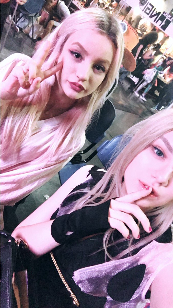 MooncakeChannel's tweet image. 💖 #UniverseSelcaDay 💖