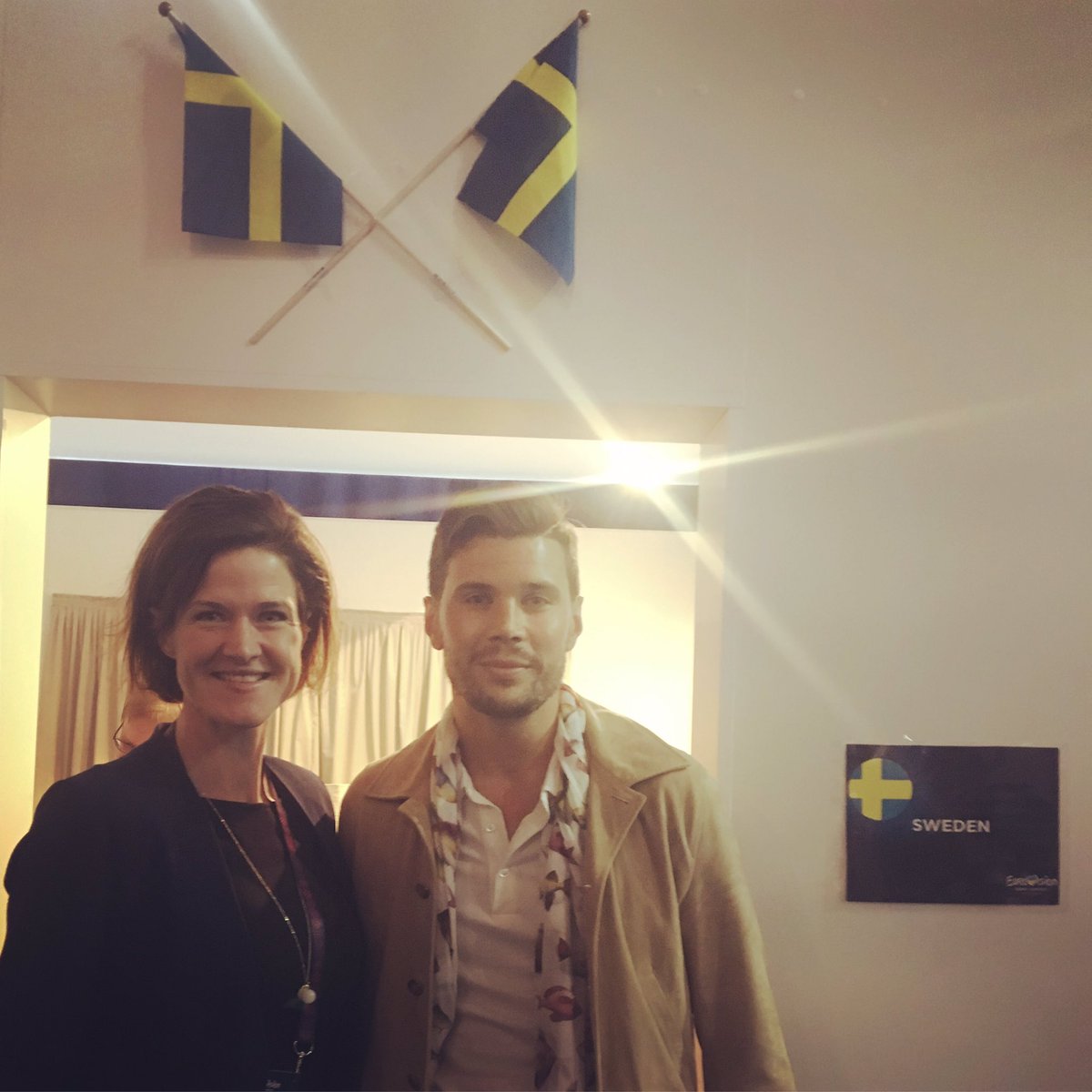 KinbergBatra's tweet photo. På plats i Kiev, Ukraina. Stort lycka till Robin Bengtsson @robinbengtssons i Eurovision-semifinalen strax! #esc2017 https://t.co/L3lXQOIWY2