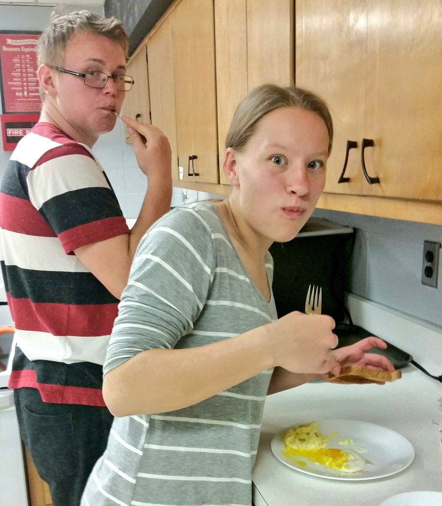 RossvilleFACS's tweet photo. Great end to an egg-celent lab day! #NutritionandWellness #egglab #punnyyolks @RossvilleSchool https://t.co/6RCmaYAZ0Y