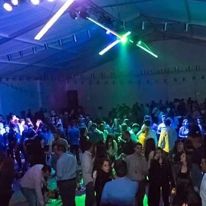 JoseDeBlancoDj's tweet photo. 🔊🔊🔊 #CastañarDeIbor 🎵🎤🔝🙋 con @dj_pinel &amp; #JoseDeBlanco ...🔊🔊🔊 #SemanaSanta #Party #Deejay #music #carpa #Fiesta #cristodelaavellaneda https://t.co/mlALvNk65e