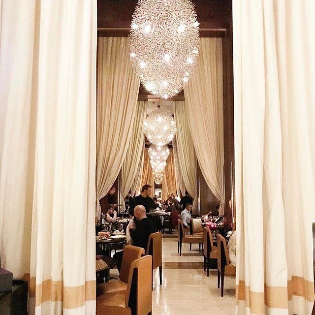 45ParkLaneUK's tweet photo. Dinner service at full swing at CUT at 45 Park Lane ✨ Thank you jme.jpg for the great picture #45parklane #dcmomen… https://t.co/2siQ76htxA https://t.co/PsWOftHOwE