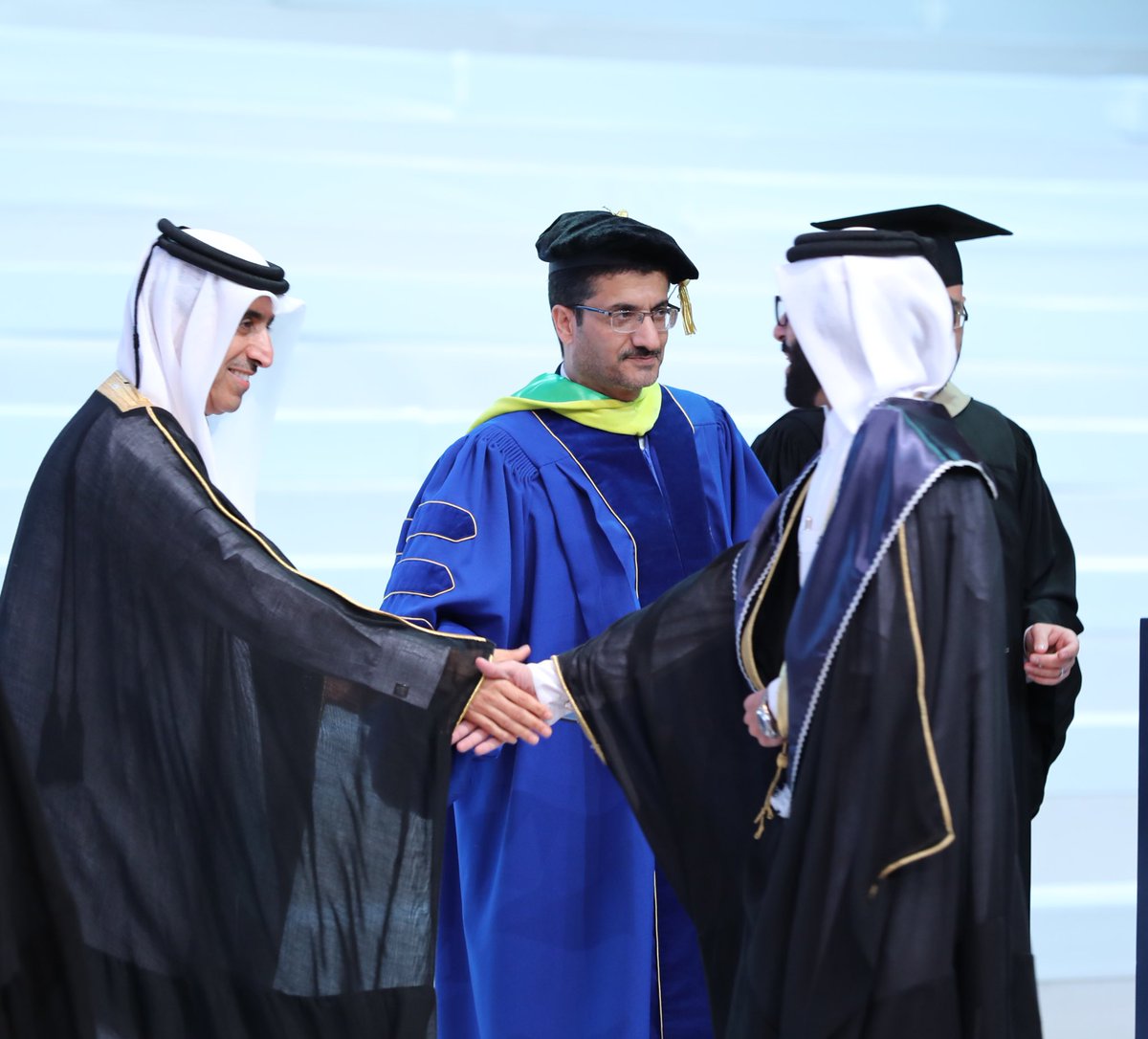 CommunityCQ's tweet photo. د. النعيمي: أبارك لأبنائنا الخريجين والخريجات هذا النجاح، أهنئكم وأهنئ ذويكم كما أهنئ نفسي وزملائي بتخرجكم اليوم. #CCQgrad https://t.co/CX9xkD0eui