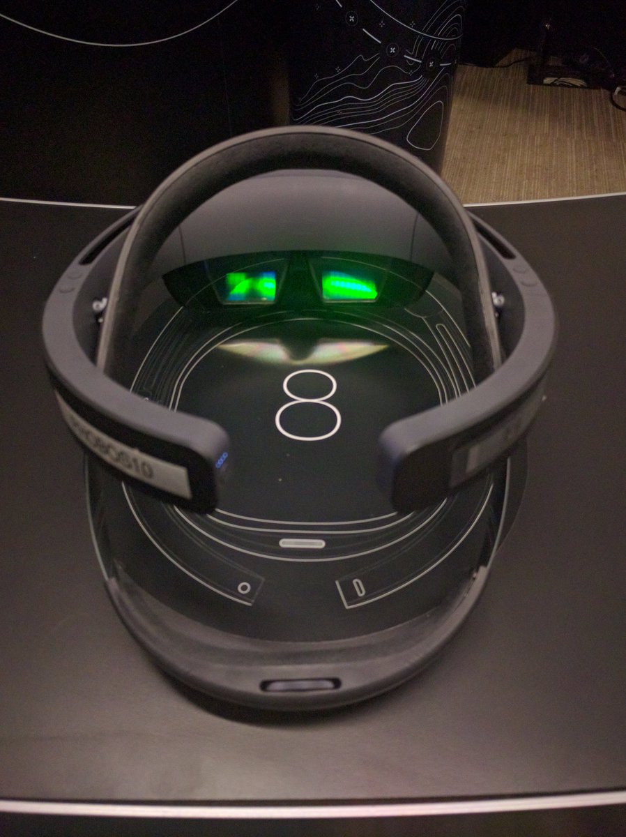 altolabs's tweet photo. excellente session de tests et Q&amp;A autour des #HoloLens sur le campus de @Microsoft à Redmond avec @Mathemagie et @dupuyjs #MSBuild #BuildFR https://t.co/zKDBsNEdK8