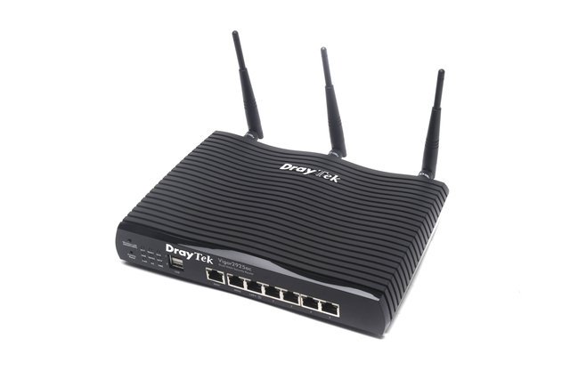 Compuzonatech's tweet photo. Router Inalámbrico Security Dual WAN #Draytek Vigor2925AC, 3 antenas desmontables, 2WAN, 5LAN 10/100/1000Mbps, 2 USB, 3G 4G
#Compuzona https://t.co/wkJXrXHIzS