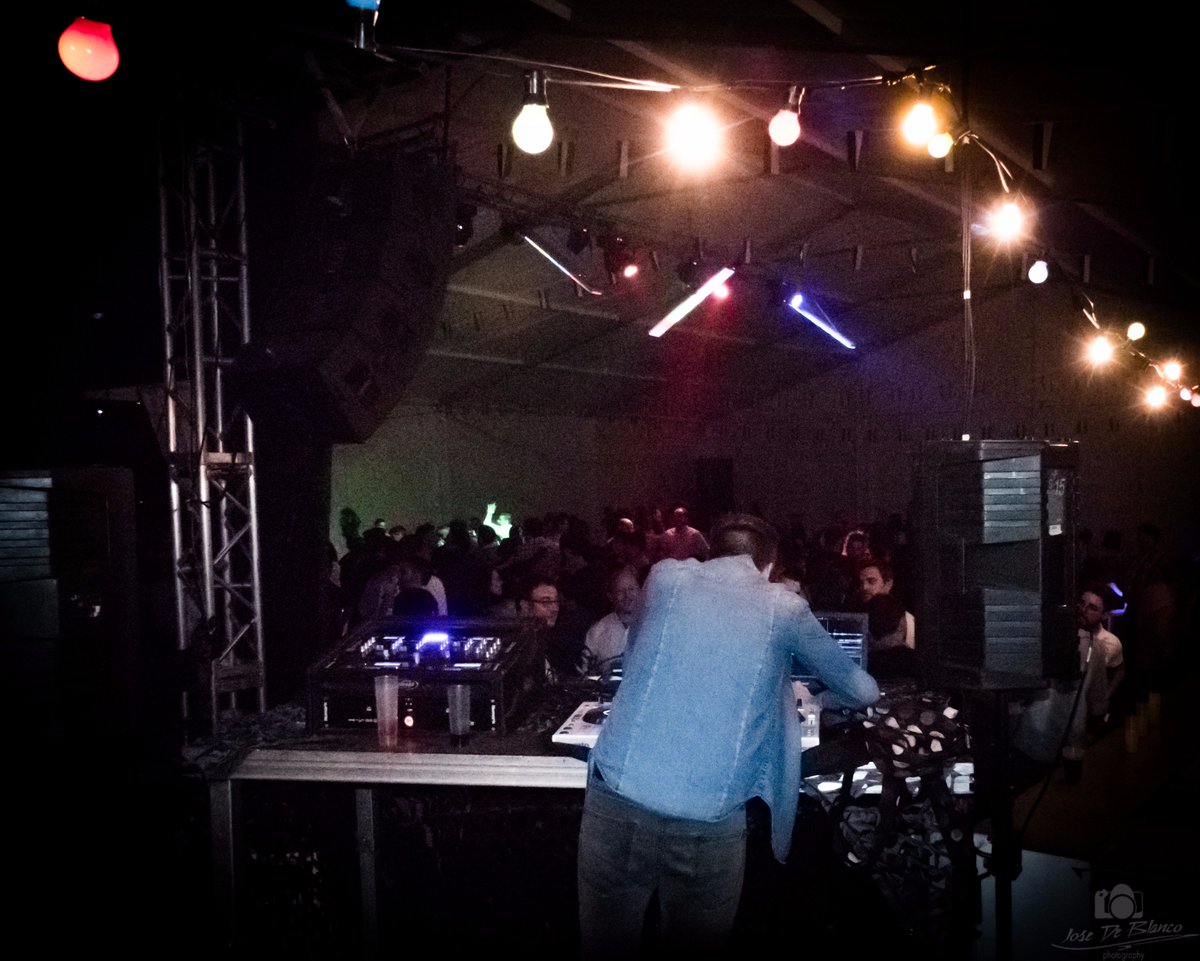 JoseDeBlancoDj's tweet photo. Sabado Castañar  De Ibor - Jose De Blanco Dj - @JoseDeBlancoDj #PioneerSx #pioneer https://t.co/nUpJNKSMLo