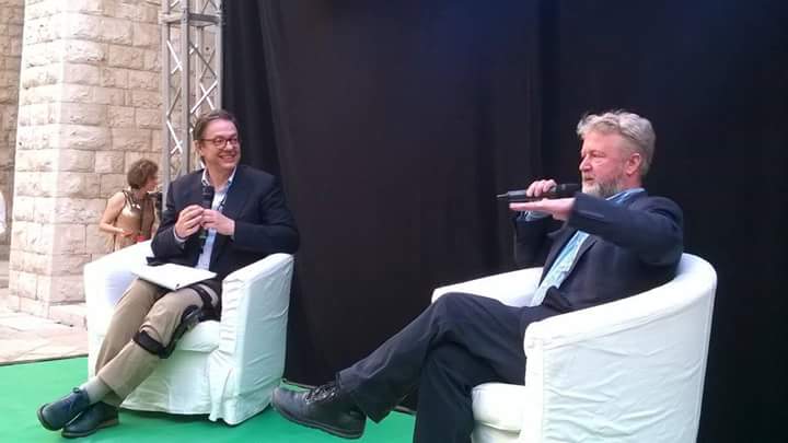 digith_on's tweet photo. Allan (Vice Pres. Public Policy #Facebook):"Usa driver di tecnologia, ma stile Italia ha grande valore"
#DigithONrewind #WaitingforDigithon https://t.co/FFImWg64zM