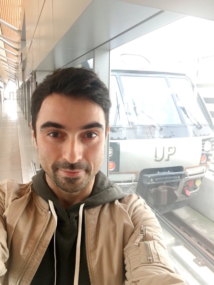 IgorJosif's tweet photo. Arrived at the airport in Toronto thanks to @OntarioTravel and taking the @UPexpress to the city center! #ImOnUP #DiscoverON ๐โ๐ผ๐จ๐ฆ https://t.co/VxVzx6oNIA