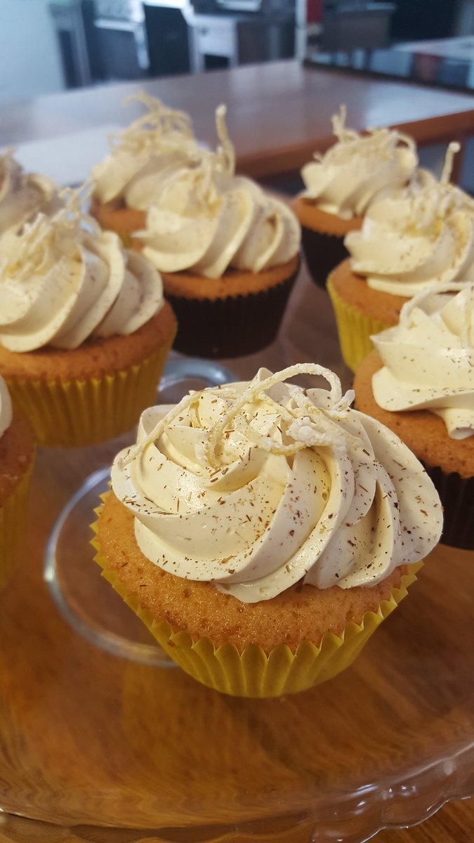 Cup Cake Mania! What fun! Great work students! Moreishly good! Pretty damn cool looking cup cakes <a href="/chefangieboyd/">Chef Angie Boyd</a> <a href="/chefpeterayub/">Chef Peter Ayub</a> <a href="/food24/">food24.com</a>