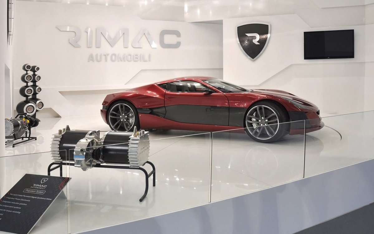 supercarshd's tweet photo. 2013 Rimac Concept_One https://t.co/dZrve8EPA1 #Rimac #2013 #concept_one #croatia #electric https://t.co/JdjzLMk1N4