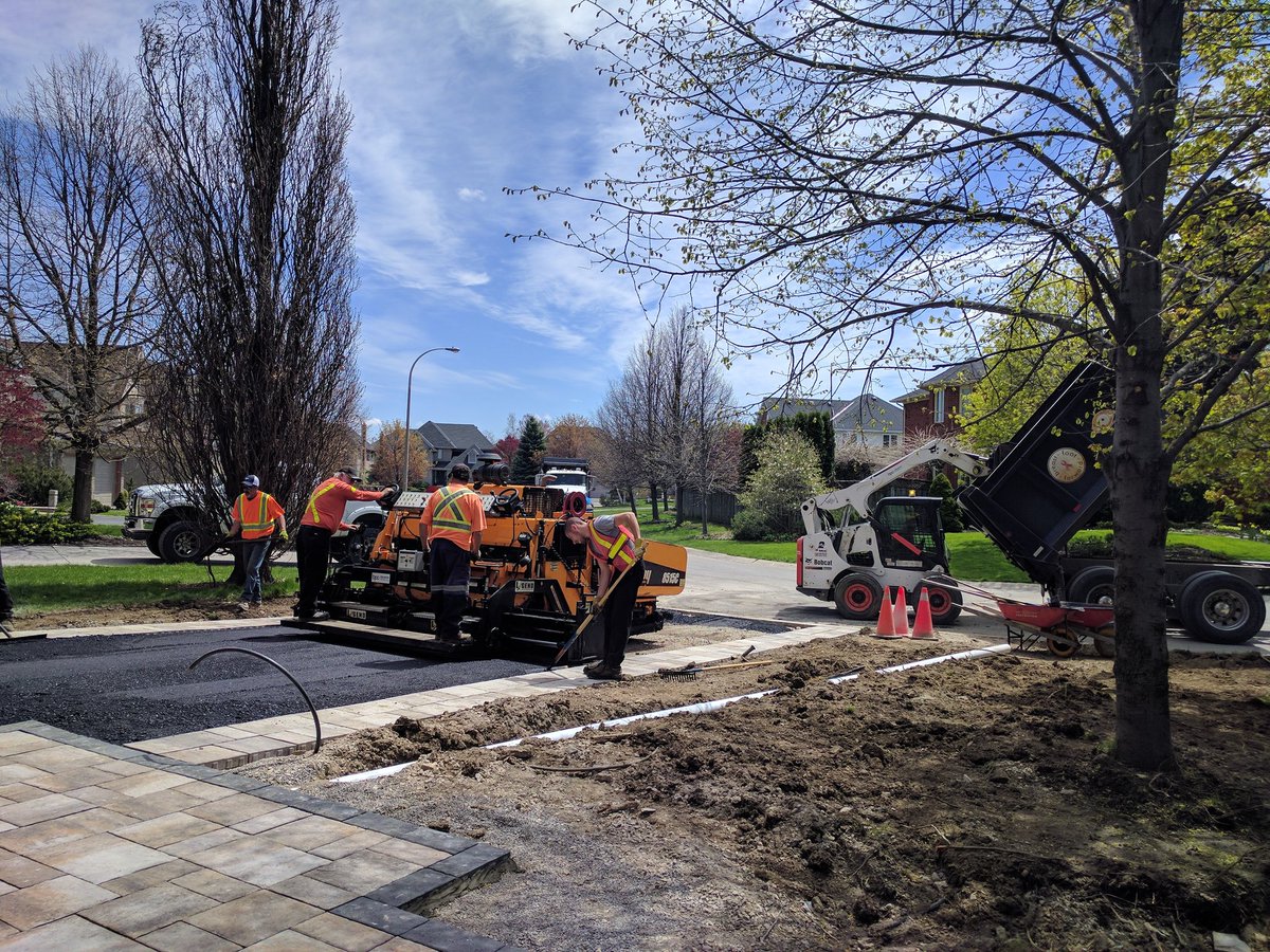 ThreeSeasonsL's tweet photo. Paving today! Just softscape and irrigation left on this big job. @Bryan_Baeumler @B_Approved https://t.co/tdYe4rGI7p