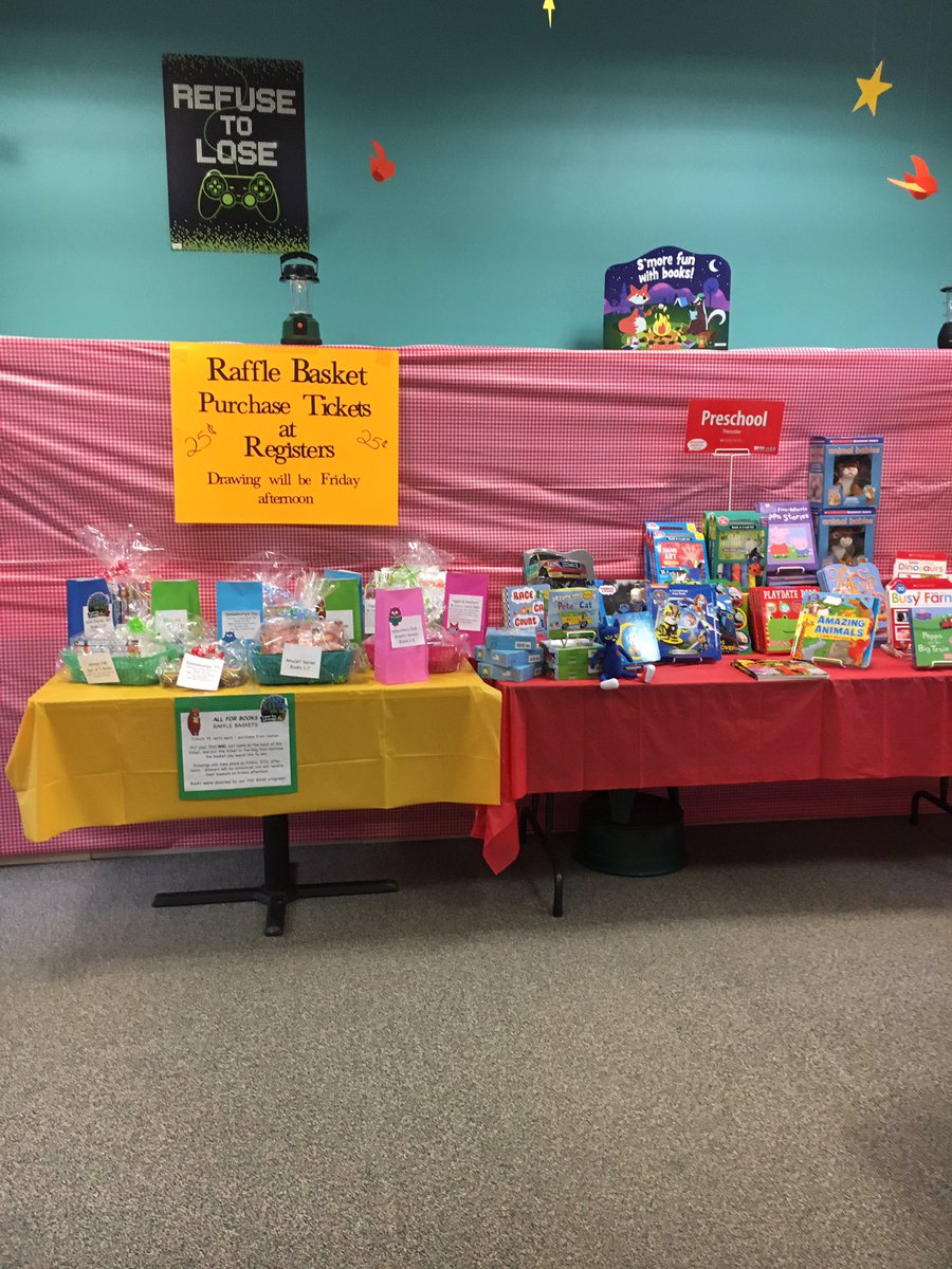 MrsPFSE's tweet photo. Come stop by the FSE Camp Fire book fair!🎣🏕🔥 #oneflagstone https://t.co/YqVUVEox5W