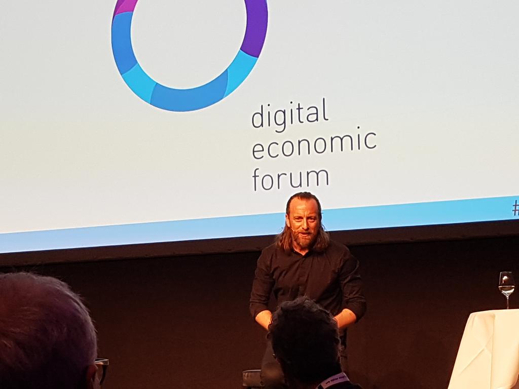 107dude's tweet photo. #DEF17 some of the best thoughts i listened to in years...in 15min...looking forward to his keynote #nostory #andersindset https://t.co/iM9zVcEg30