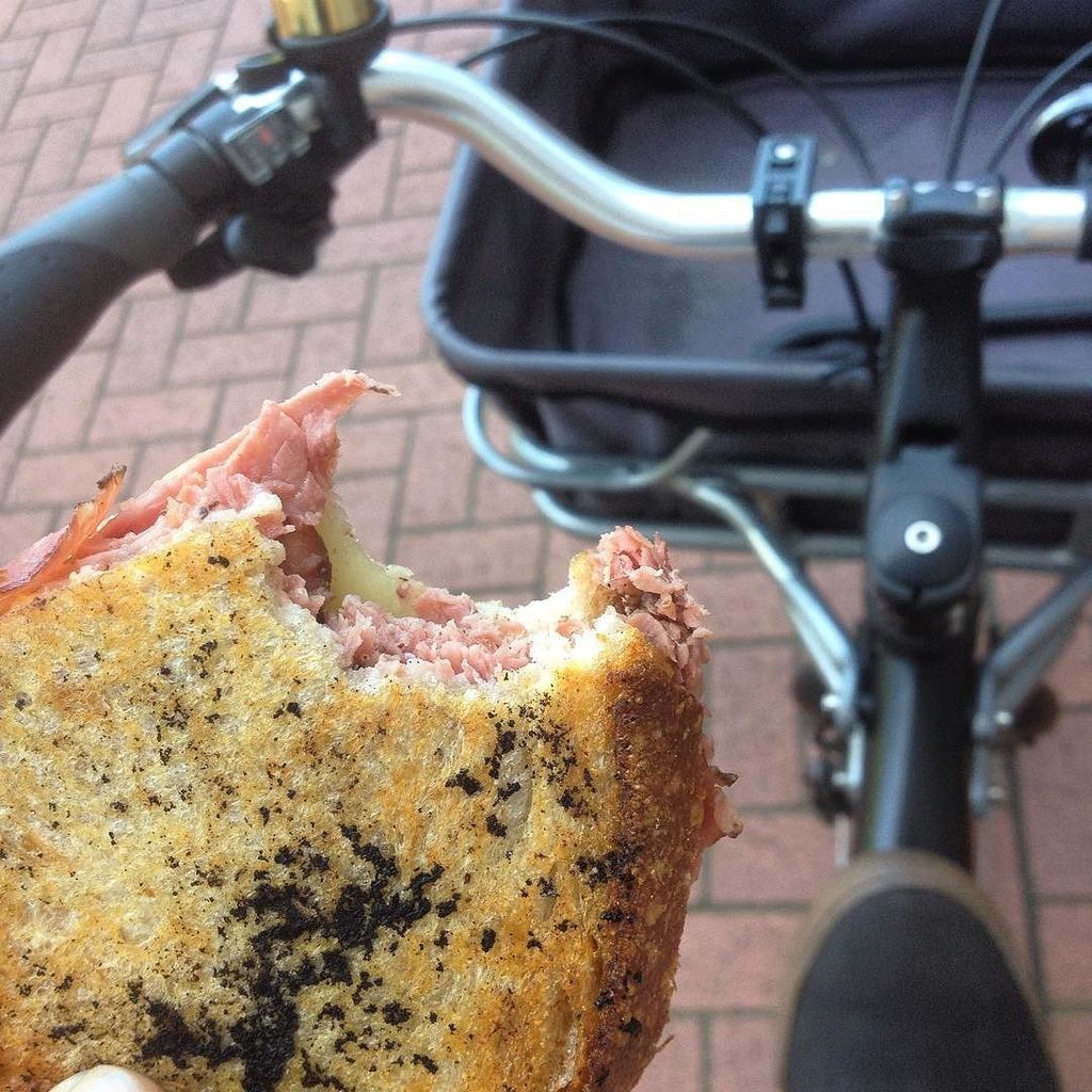 pdxpedpow's tweet photo. Lunch break on the road courtesy of our friends @supasoupspdx
#eatlocal #wecaterpdx #riderdaniel https://t.co/MkFm4dZpVe https://t.co/GB4EiflQOG