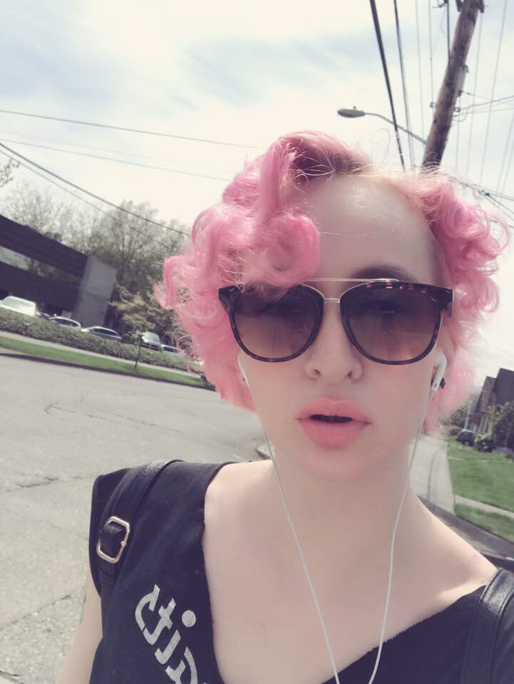 pinkgoddessruby's tweet photo. hi losers https://t.co/zSbZIXUVdI