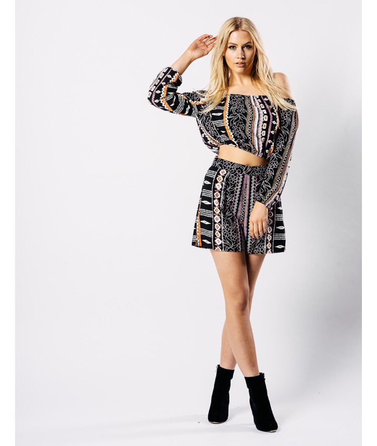 boutique_good's tweet photo. GOING SOMEWHERE NICE THIS 
SUMMER ✨⭐️✨ THIS PRINT 
BARDOT TOP + ELASTICATED SHORTS ARE OUTFIT GOALS 👌
#fashion #stylish #ootd https://t.co/dwtbZj2Eum