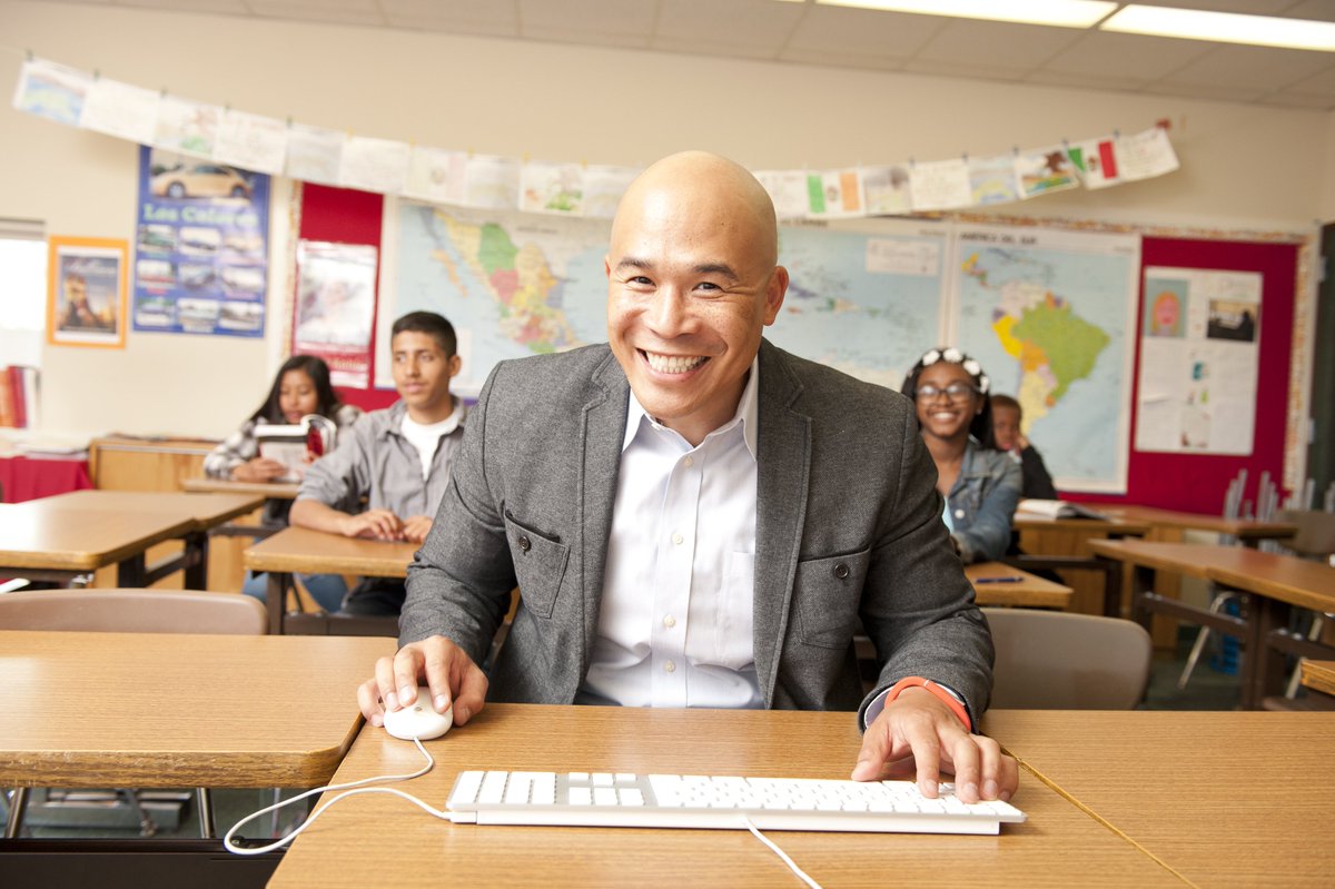 edpioneers's tweet photo. Don’t forget - the deadline to apply for roles starting as soon as this fall is this Friday, May 12. #BeAnEPFellow https://t.co/cgqi2qttSV https://t.co/BURShzVnu3