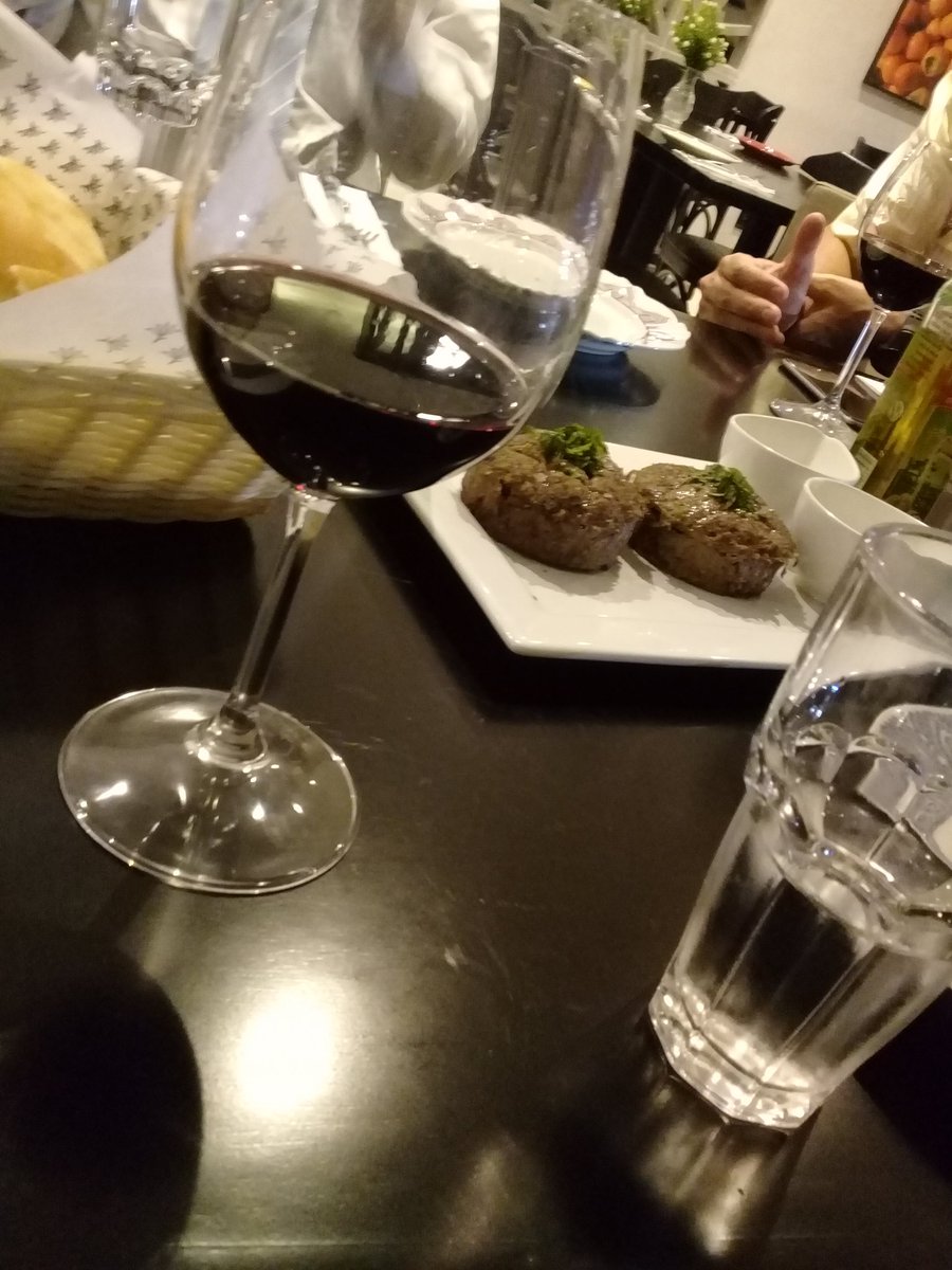 th_pauzen's tweet photo. Degustação de vinhos 🍷 https://t.co/YoPYSGCNdW