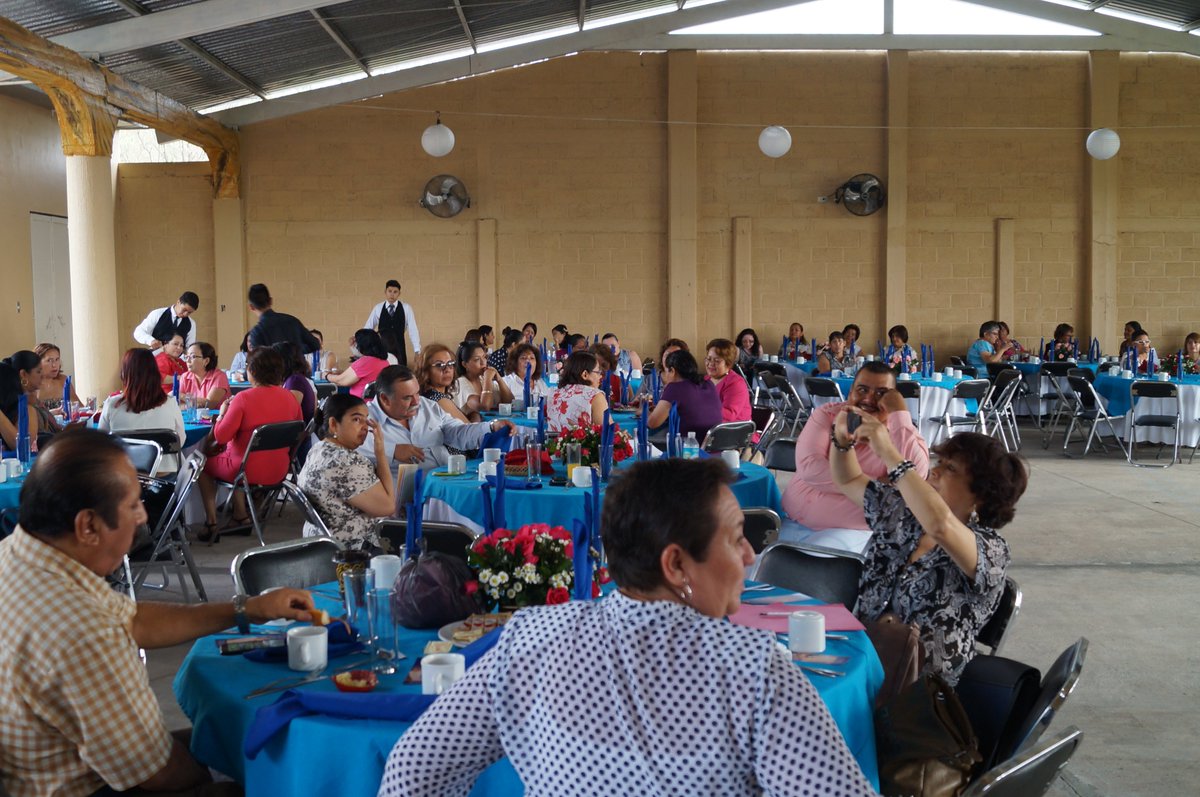 It_Zacatepec's tweet photo. Desayuno con directivos y sindicato por el festejo del Día de la Madre, mensaje del Ing. Roberto Ortiz Delgadillo, director del ITZ https://t.co/jGLDbtHCXX