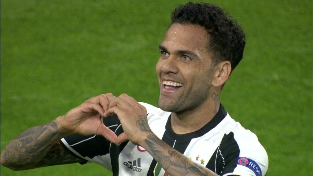 Image result for dani alves celebrating juventus goal with a sign of heart