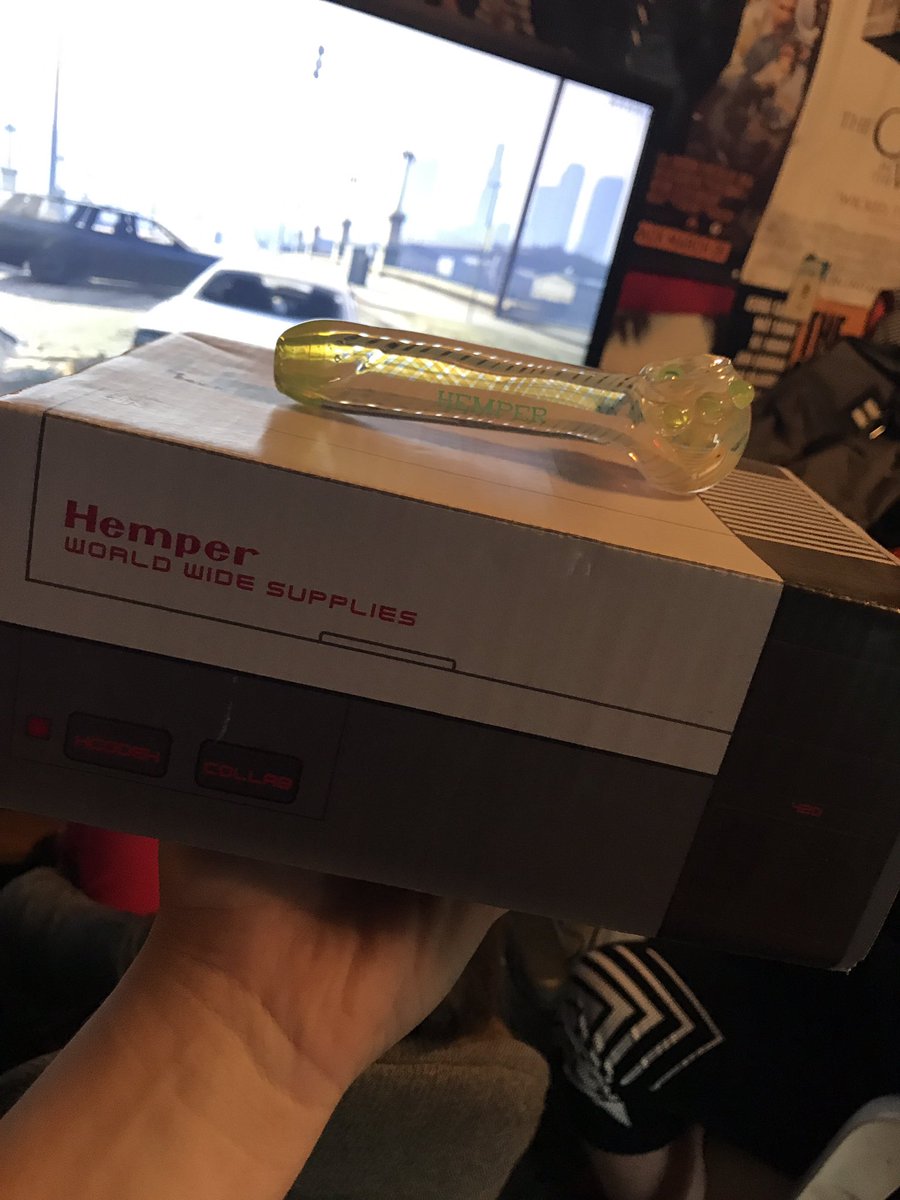 MichaelaWeston's tweet photo. Shoutout to @hemperbox and @xCodeh for hooking me up with a sick 420 hemper box! #stayhighstaylifted https://t.co/0wWtTR8t1Q