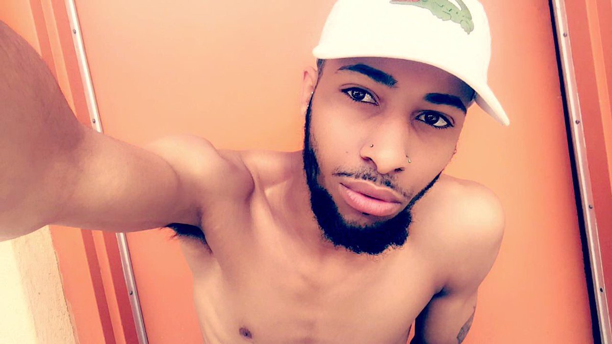 Jakegotstyle's tweet photo. #lightskinmagic β¨ https://t.co/4BqZO7PX2y