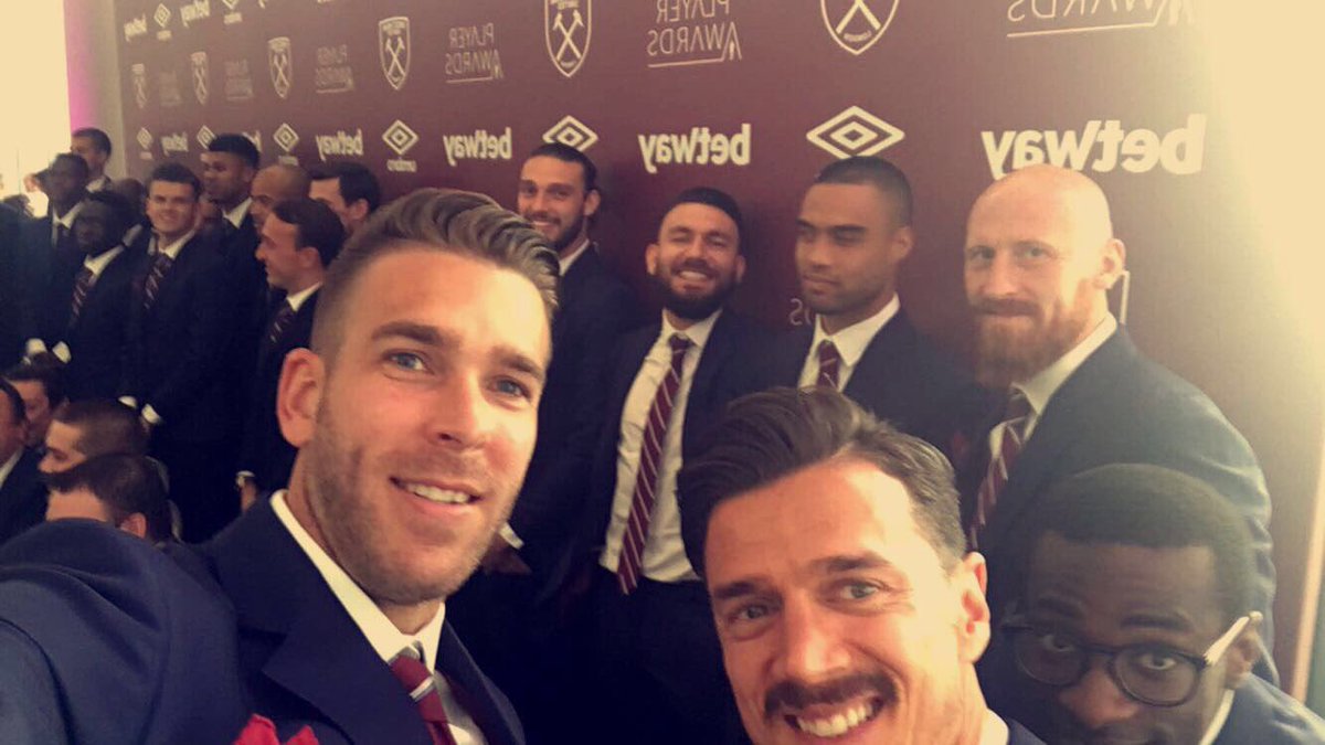 whufc_malaysia's tweet photo. All 😀 from the lads!
Tengok lebih lagi #WHUAWARDS di Snapchat!
👉 https://t.co/hhOqaUJUGH #COYI https://t.co/VAgbZtuXKf